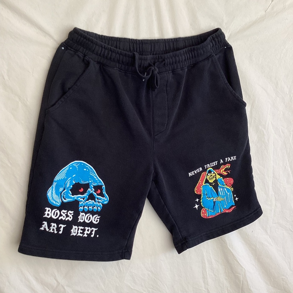 Boss dog art “never trust a fake” Shorts size medium independent trading co